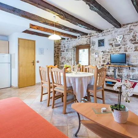 Lovely Home In Visnjan